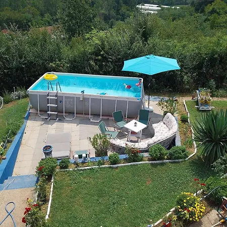 Guest house Vikend Kuca Nikolic
