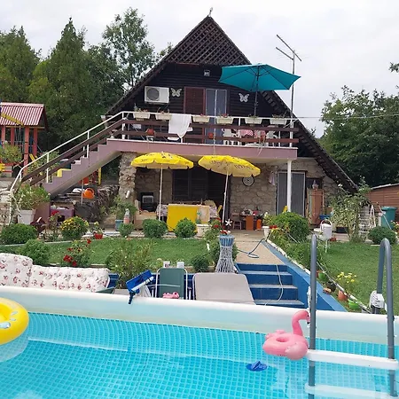 Guest house Vikend Kuca Nikolic *